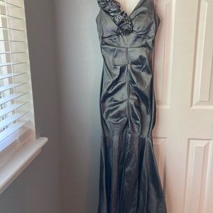 R & M Richards | Size 6 | Iridescent Gray Mermaid Formal/Prom Dress w/ Floral